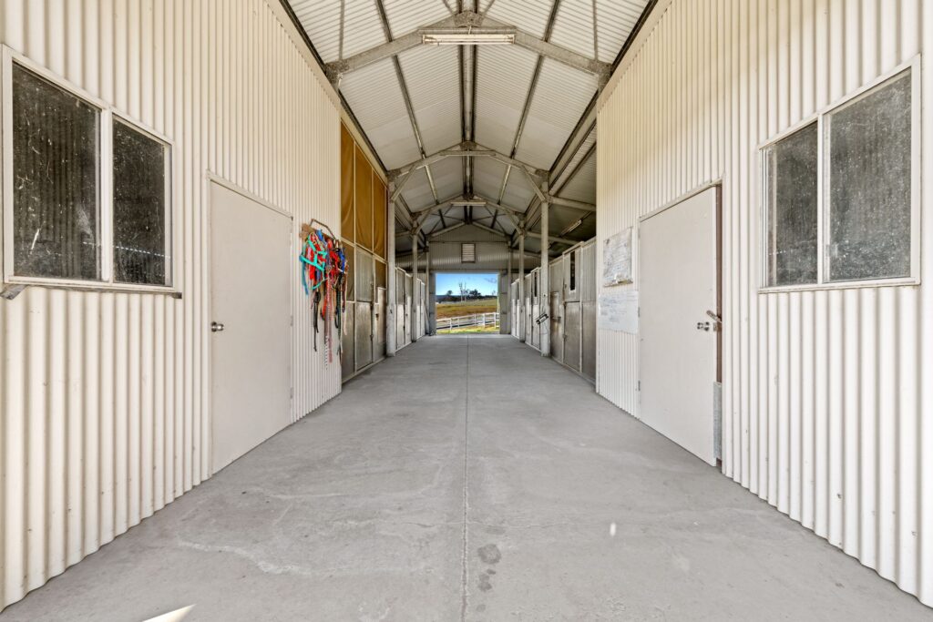 2a6a7fa3-c0e0-46e0-857b-2886e5551123